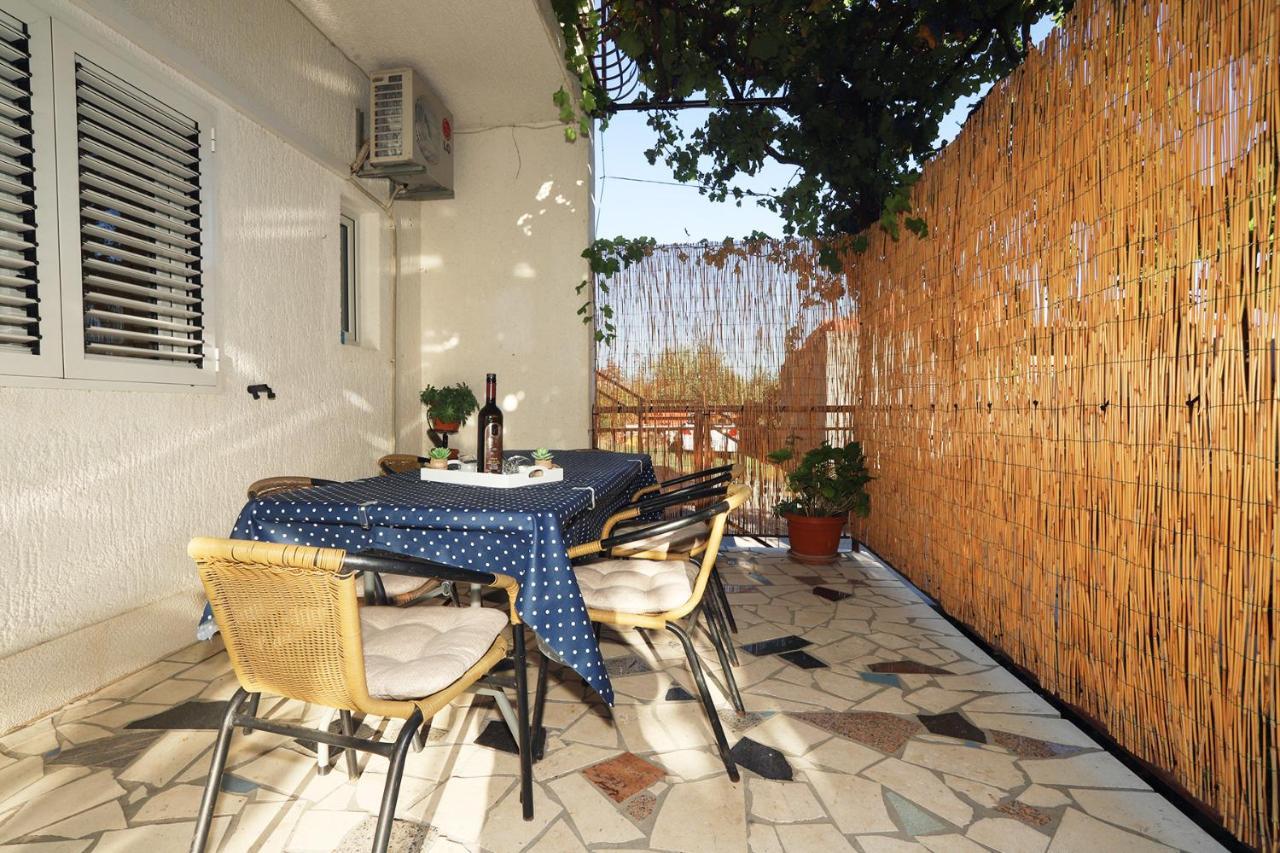 Stone Sun Apartment Kastela Exterior photo