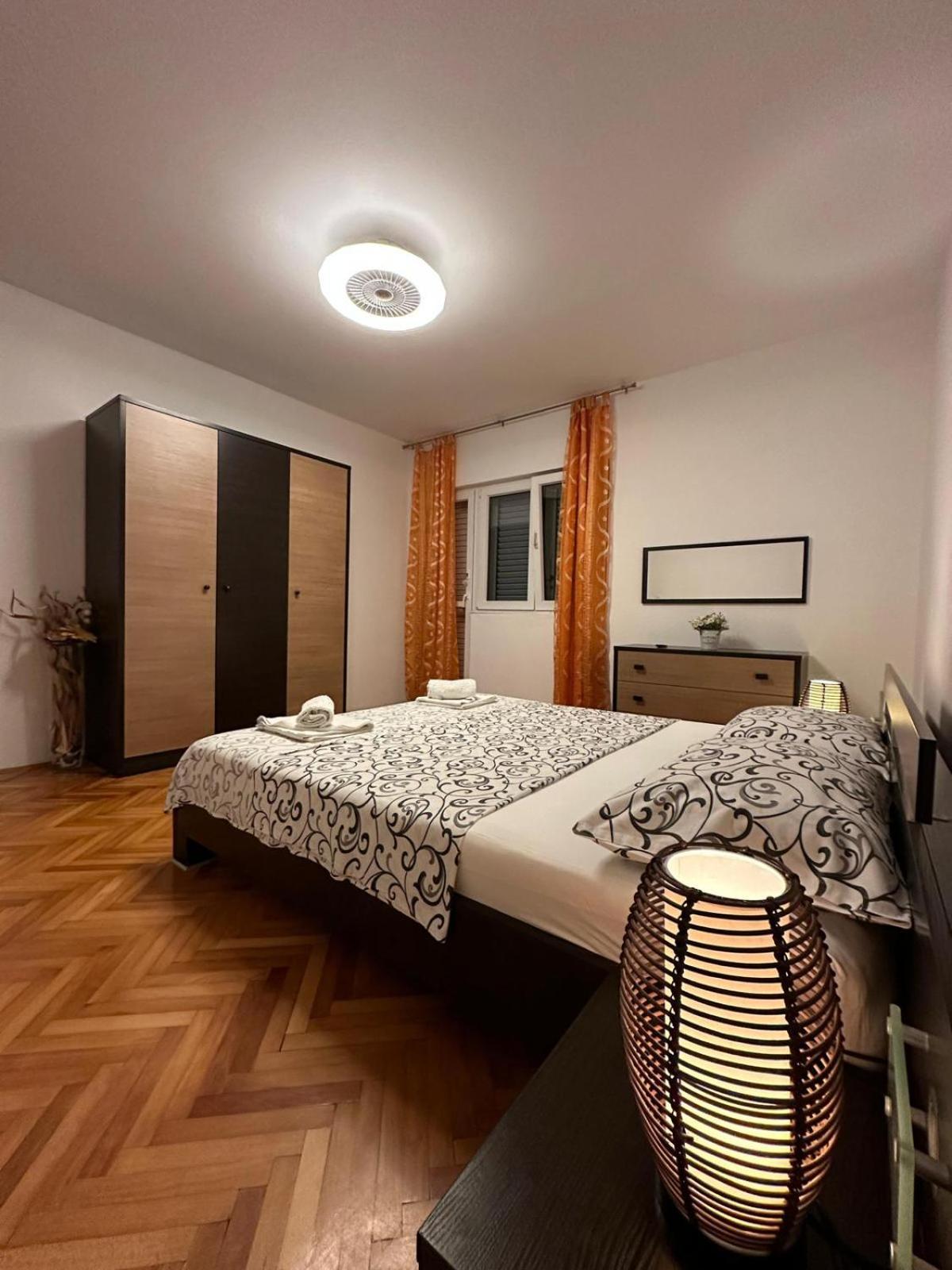 Stone Sun Apartment Kastela Exterior photo